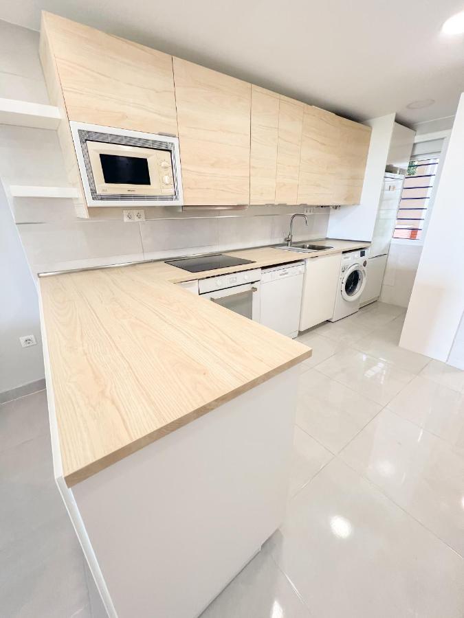 Cozy Apartment With Large Terrace Torremolinos Esterno foto