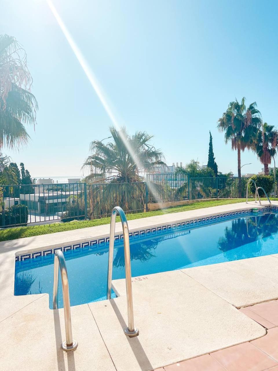 Cozy Apartment With Large Terrace Torremolinos Esterno foto